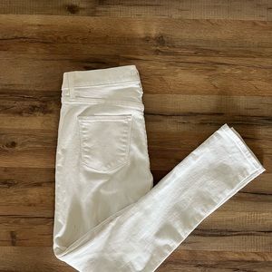 White Levi’s jeans